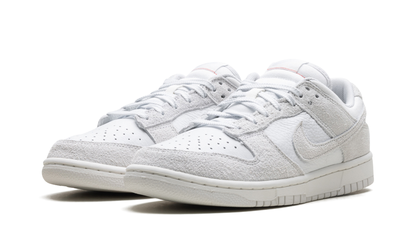 Dunk Low WMNS Summit White Photon Dust