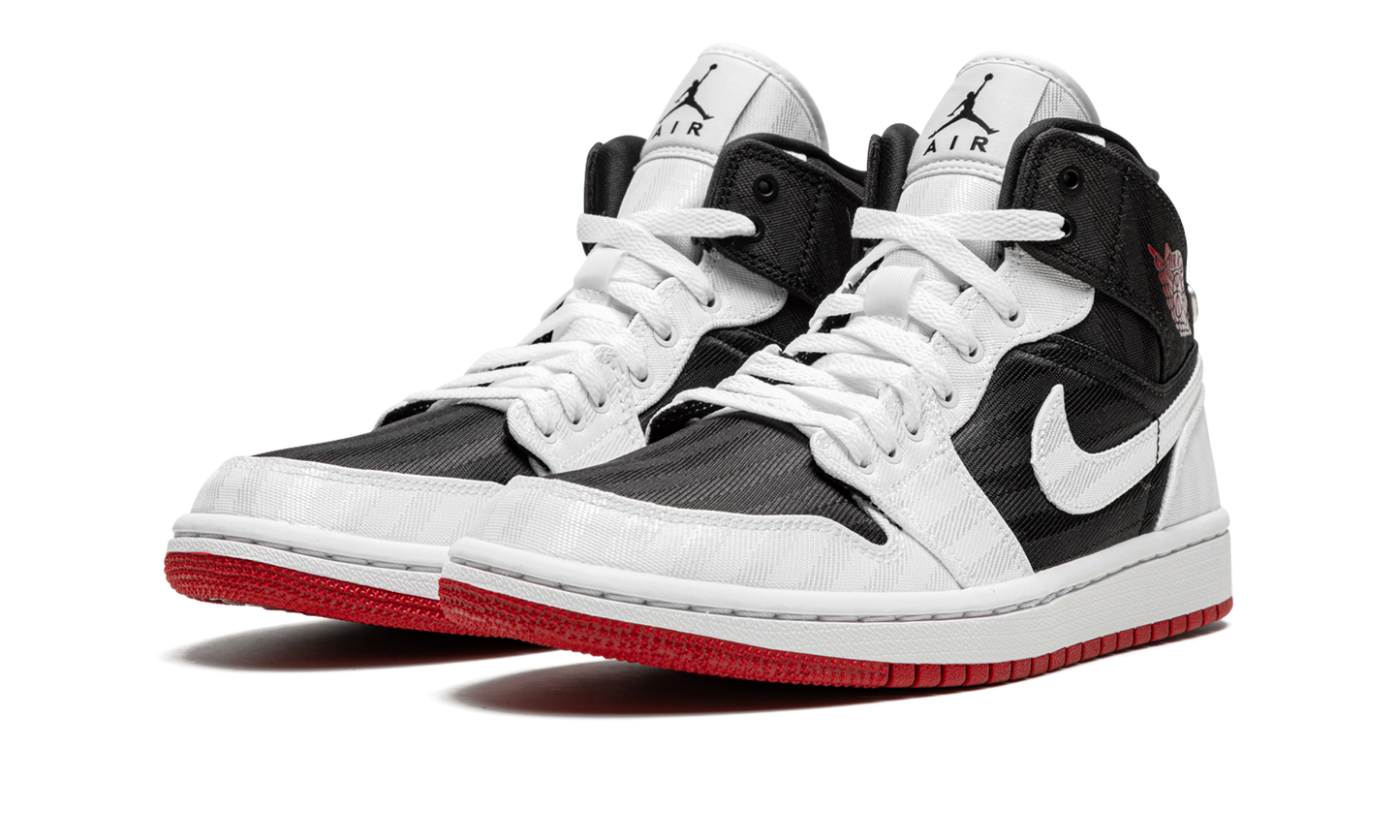 AIR JORDAN 1 MID SE UTL WMNS White / Black / Gym Red
