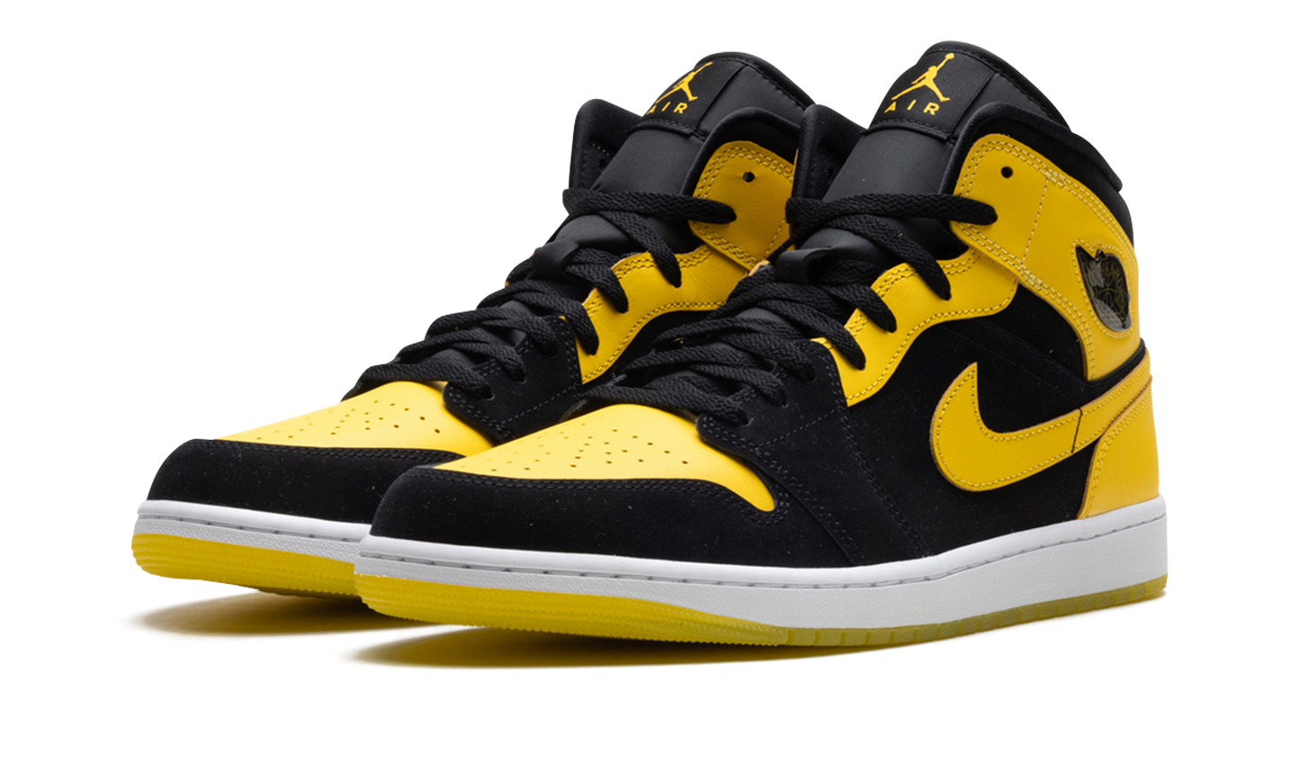 Air Jordan 1 Mid New Love