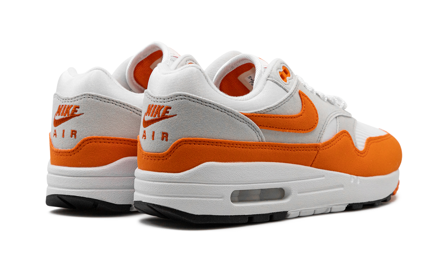 AIR MAX 1 WMNS Safety Orange