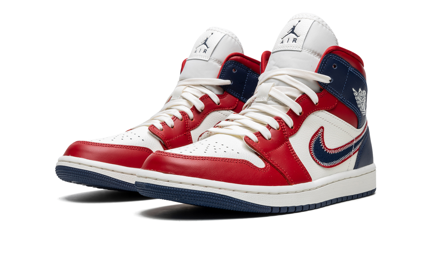 AIR JORDAN 1 MID SE WMNS USA