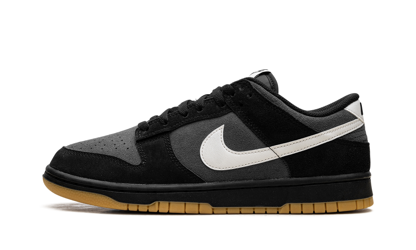 Dunk Low SE Black Grey Gum