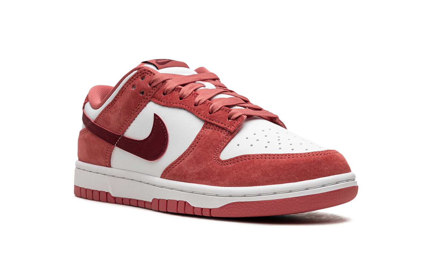 DUNK LOW WMNS Valentine's Day