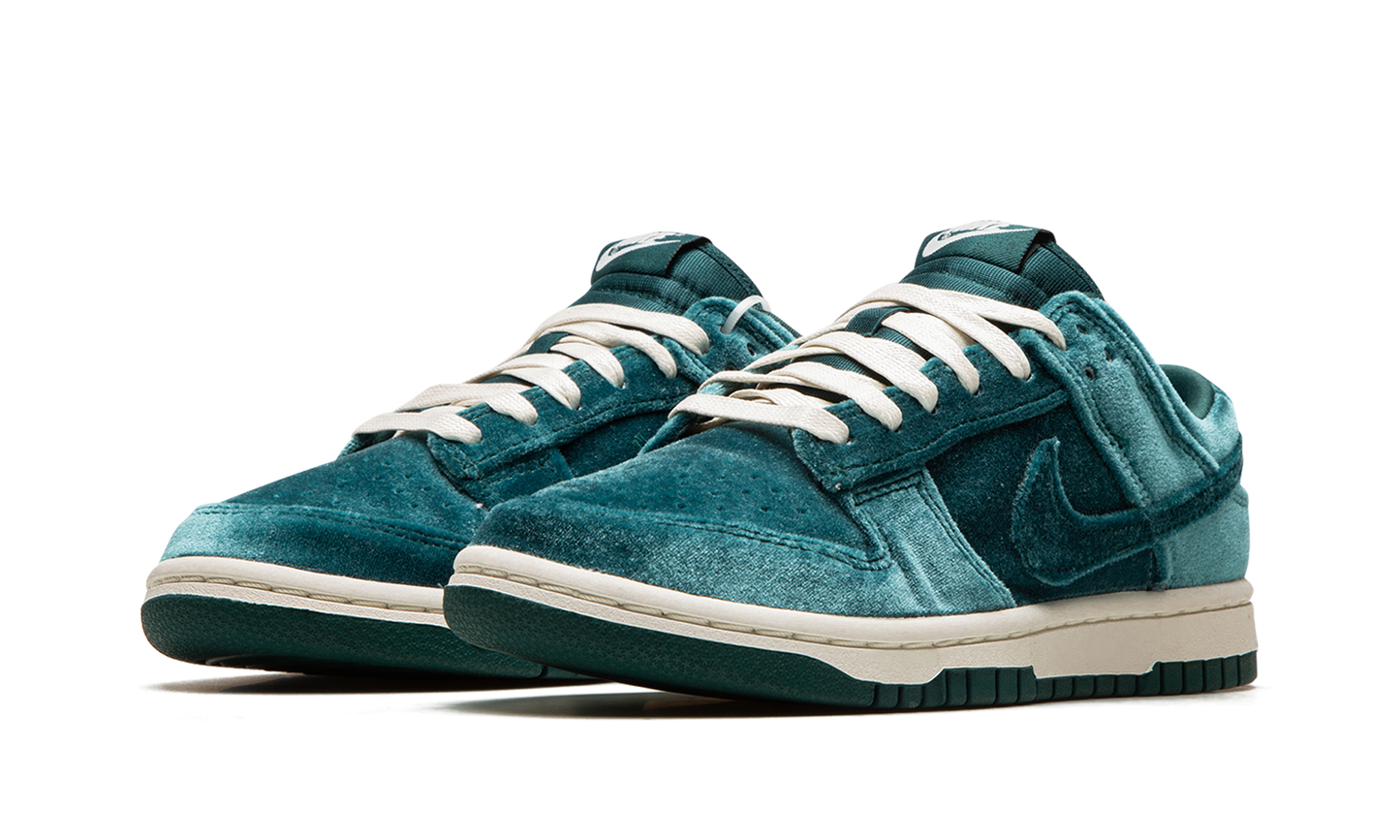 DUNK LO MNS WMNS Green Velvet