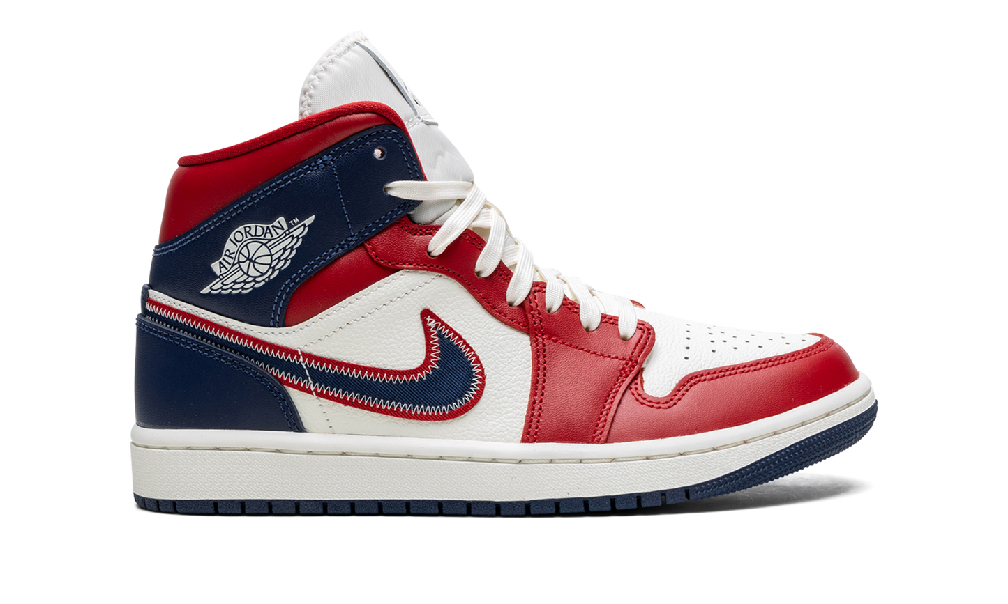 AIR JORDAN 1 MID SE WMNS USA