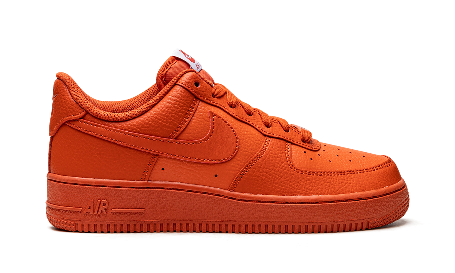 AIR FORCE 1 '07 MNS WMNS Triple Orange