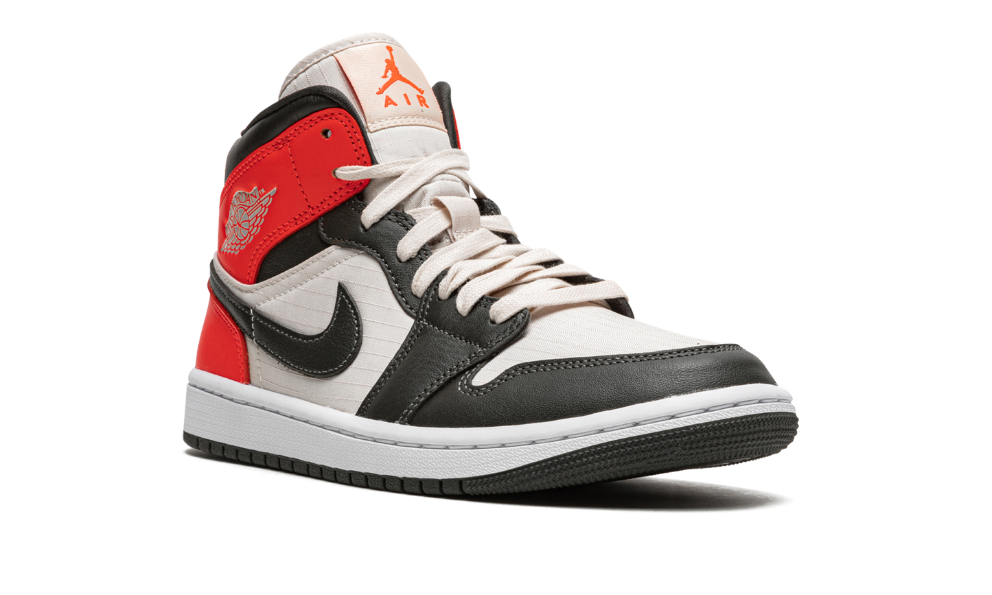 AIR JORDAN 1 MID SE WMNS Newsprint