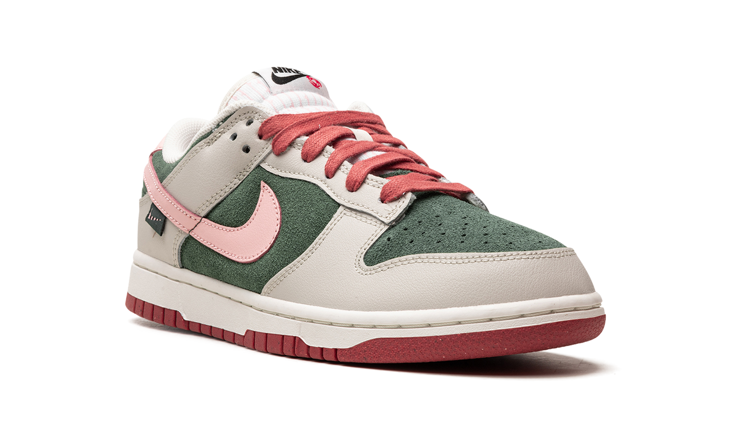 DUNK LO SE WMNS All Petals United