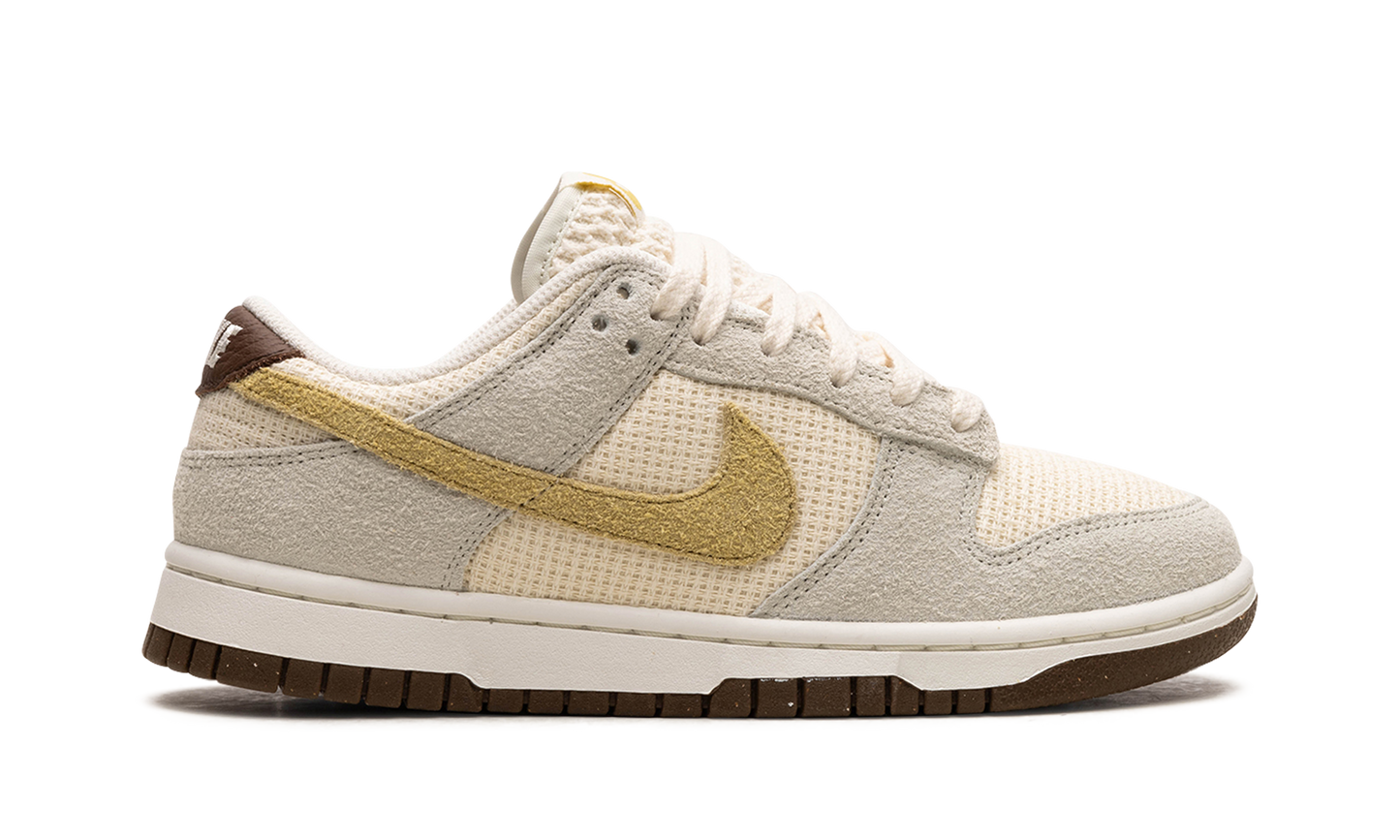 DUNK LOW WMNS Coconut Milk