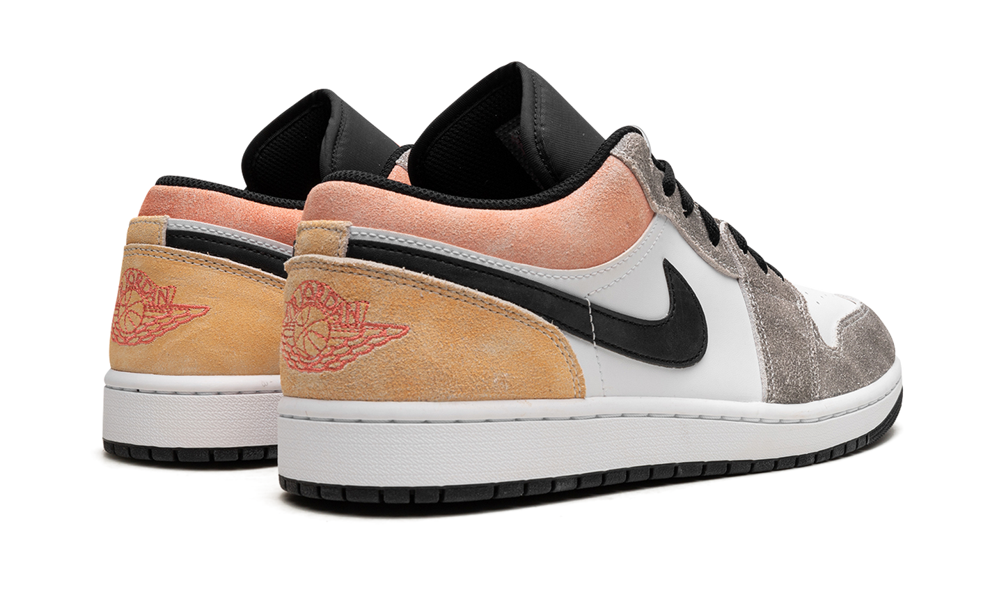 Air Jordan 1 Low SE Flight Club