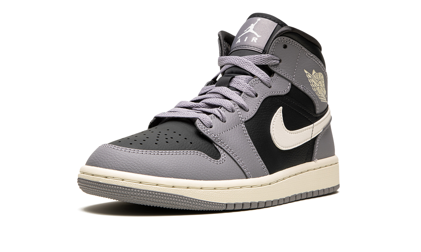 AIR JORDAN 1 MID WMNS CEMENT GREY