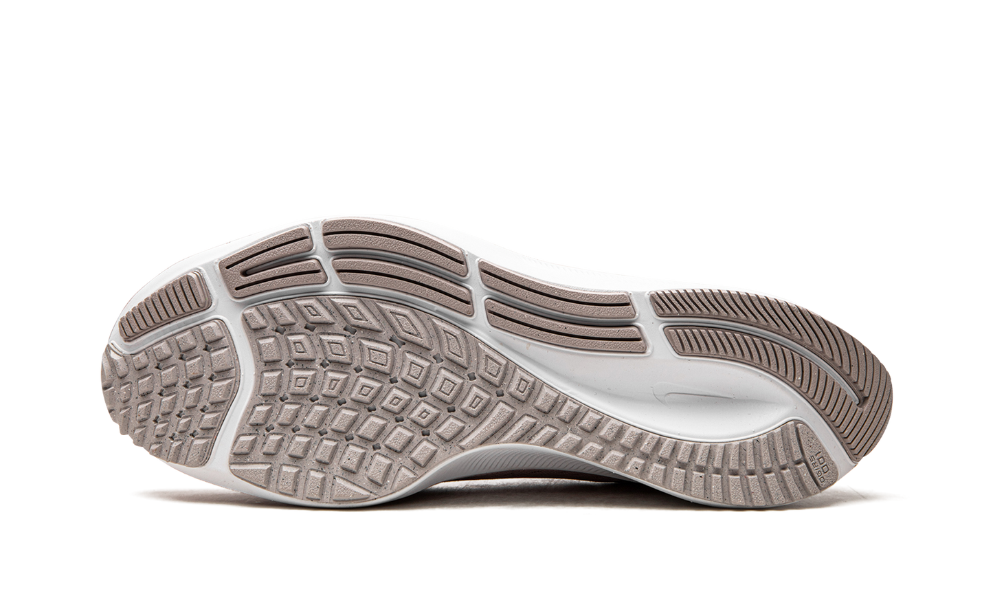 WMNS Air Zoom Pegasus 38