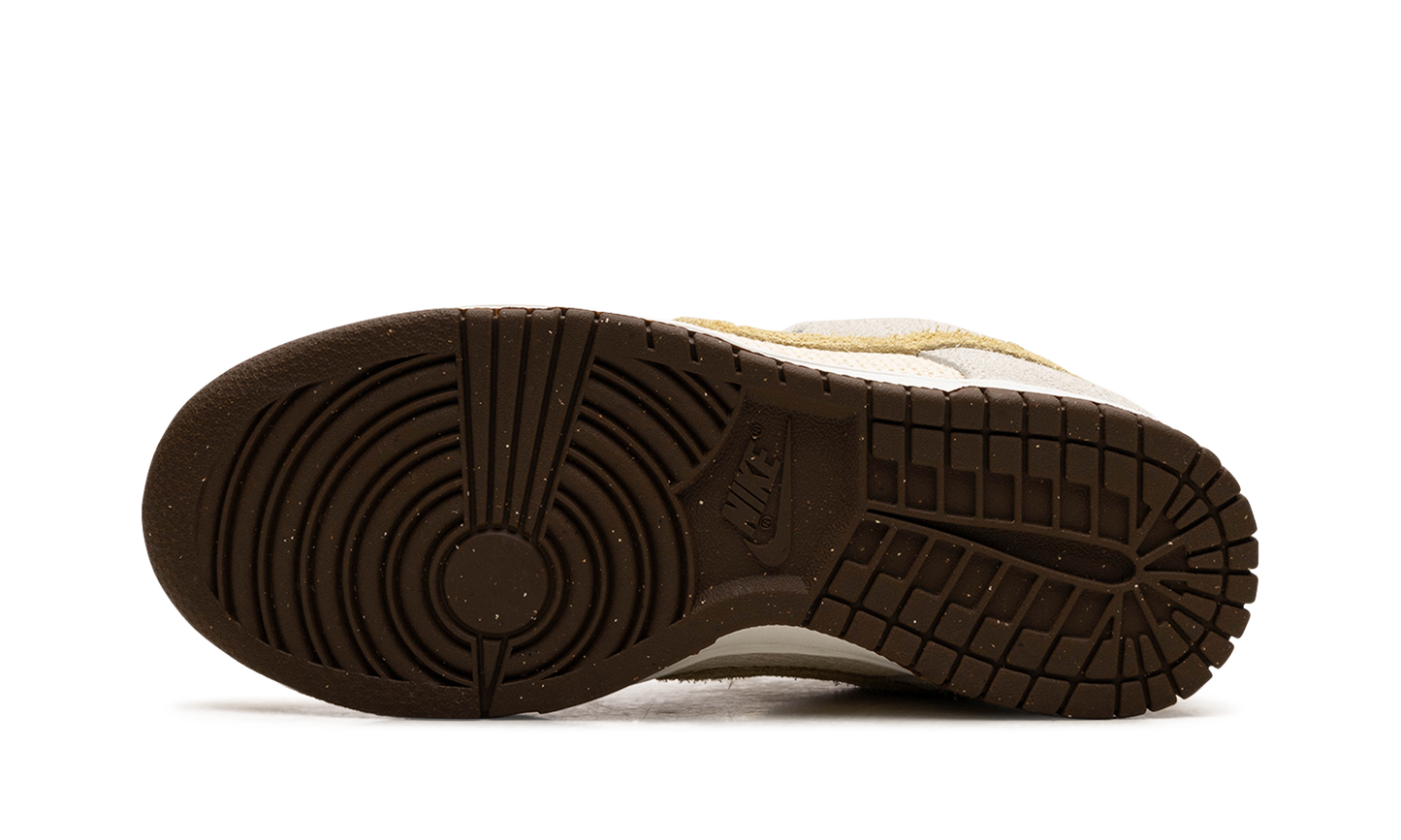 DUNK LOW WMNS Coconut Milk