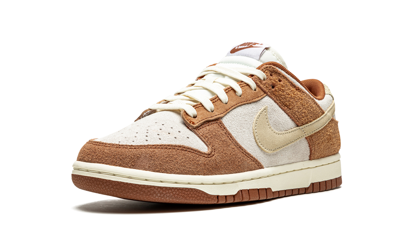 Dunk Low PRM Medium Curry