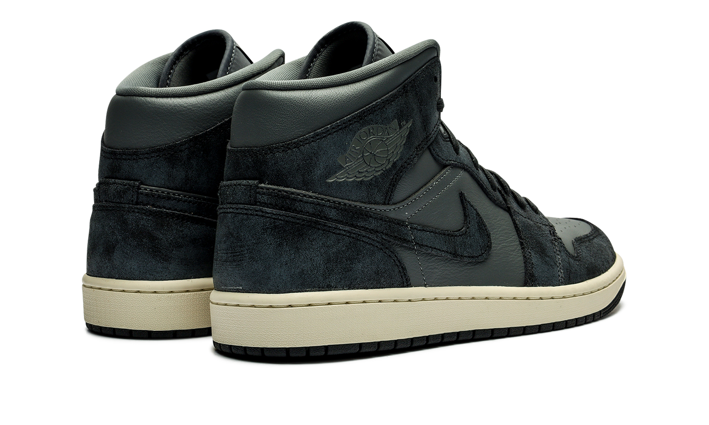 AIR JORDAN 1 MID WMNS DISTRESSED SMOKE GREY