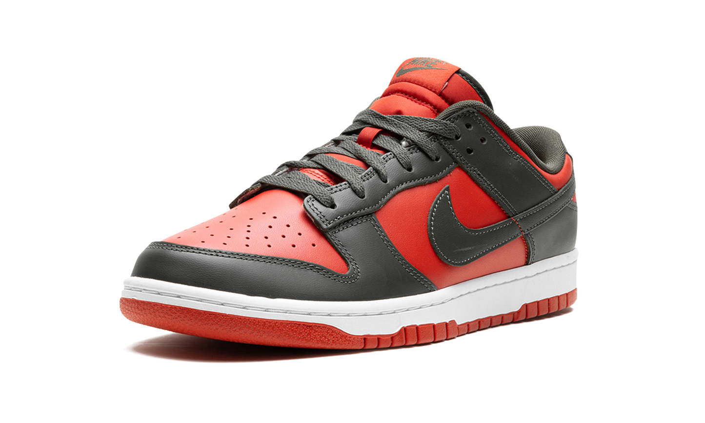 Dunk Low Mystic Red