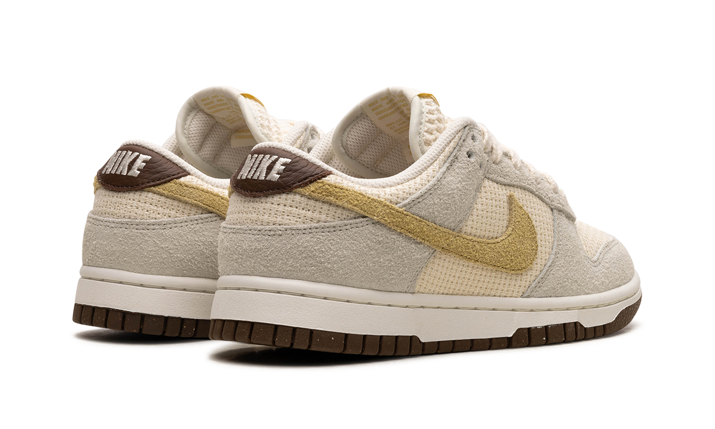 DUNK LOW WMNS Coconut Milk