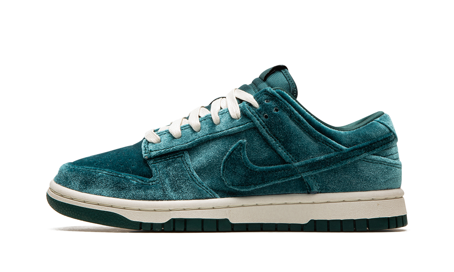 DUNK LO MNS WMNS Green Velvet