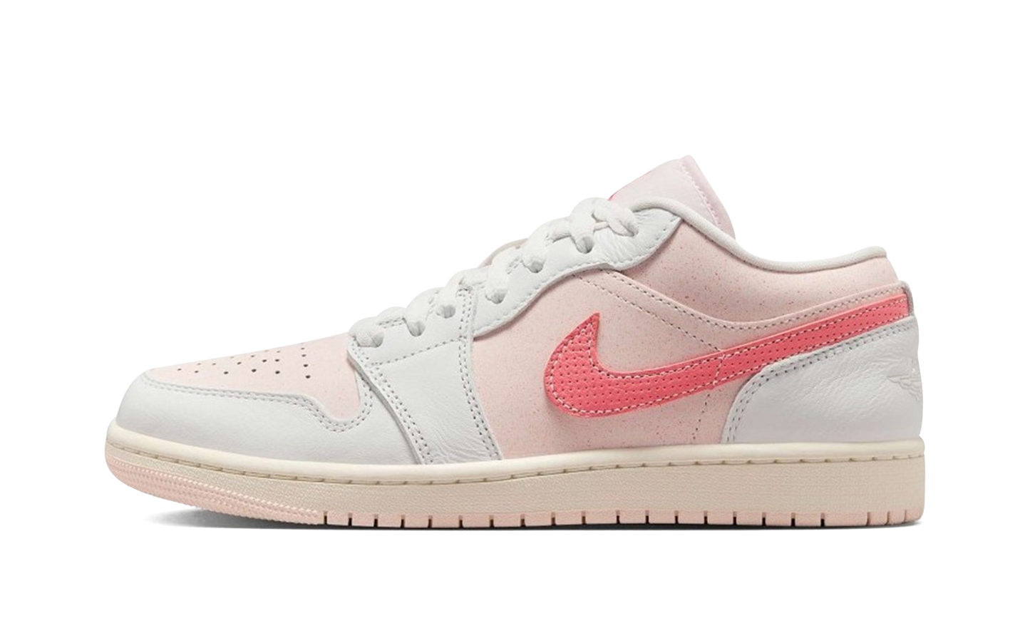 Air Jordan 1 Low WMNS Strawberry MIlkshake