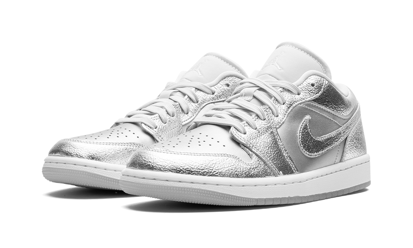 Air Jordan 1 Low SE WMNS Metallic Silver