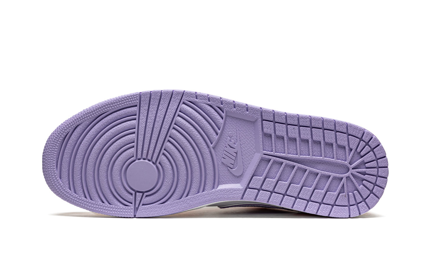 Air Jordan 1 Low SE Arctic Punch
