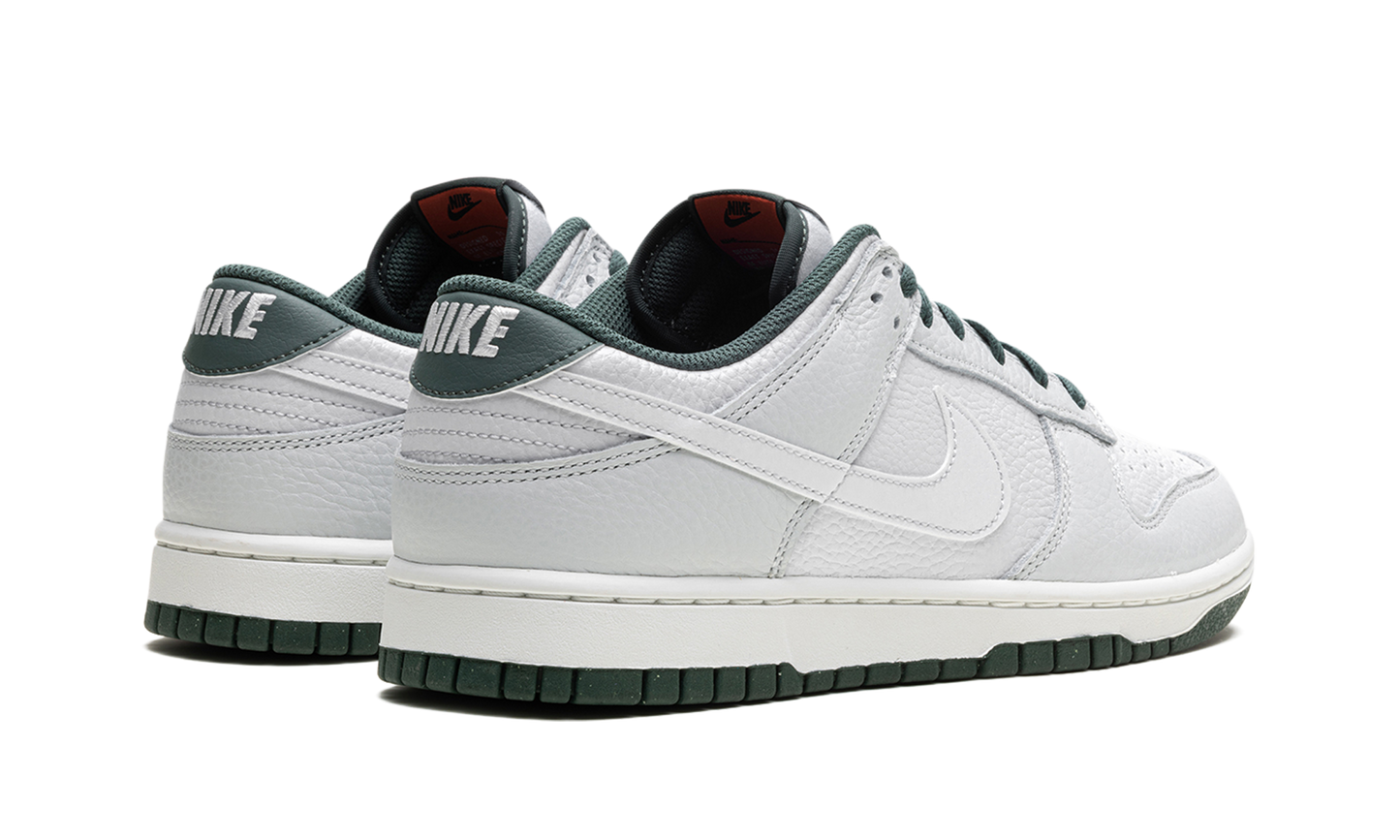 NIKE DUNK LOW VINTAGE GREEN
