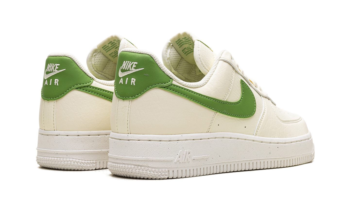 NIKE AIR FORCE 1 '07 LO WMNS COCONUT MILK