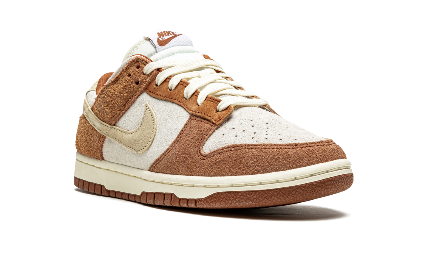 Dunk Low PRM Medium Curry