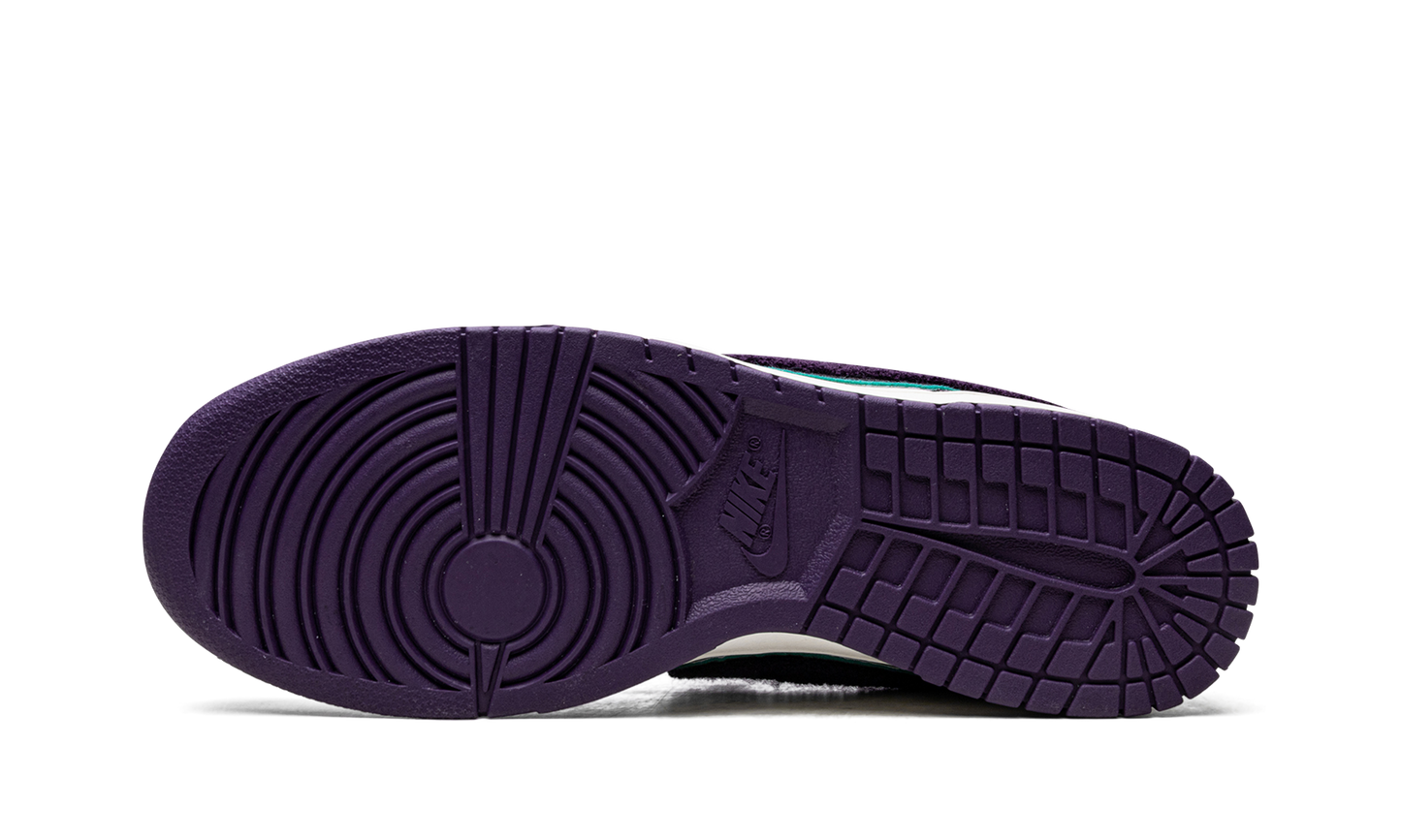 Dunk Low Chenille Swoosh - Grand Purple