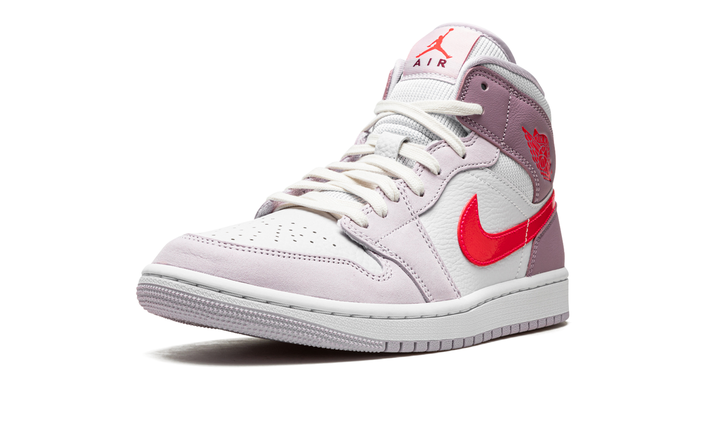 AIR JORDAN 1 MID WMNS Valentine’s Day 2022