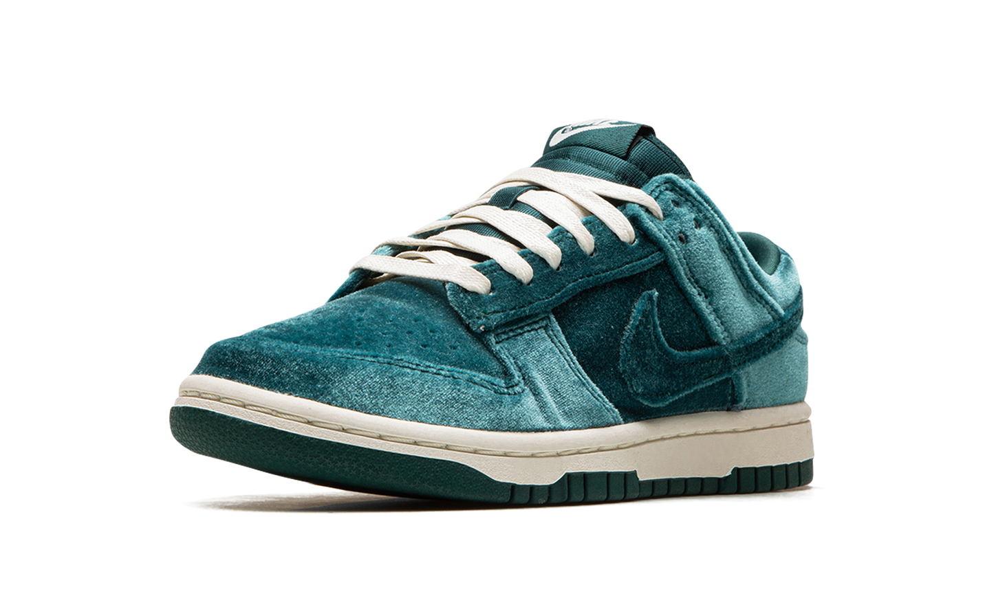 DUNK LO MNS WMNS Green Velvet