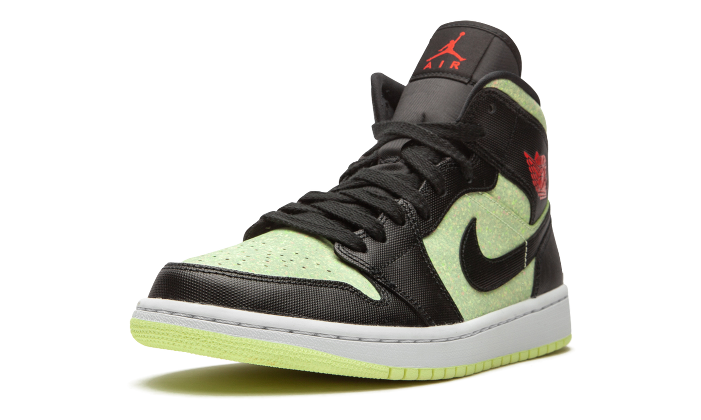 AIR JORDAN 1 MID SE WMNS Barely Volt / Chile Red