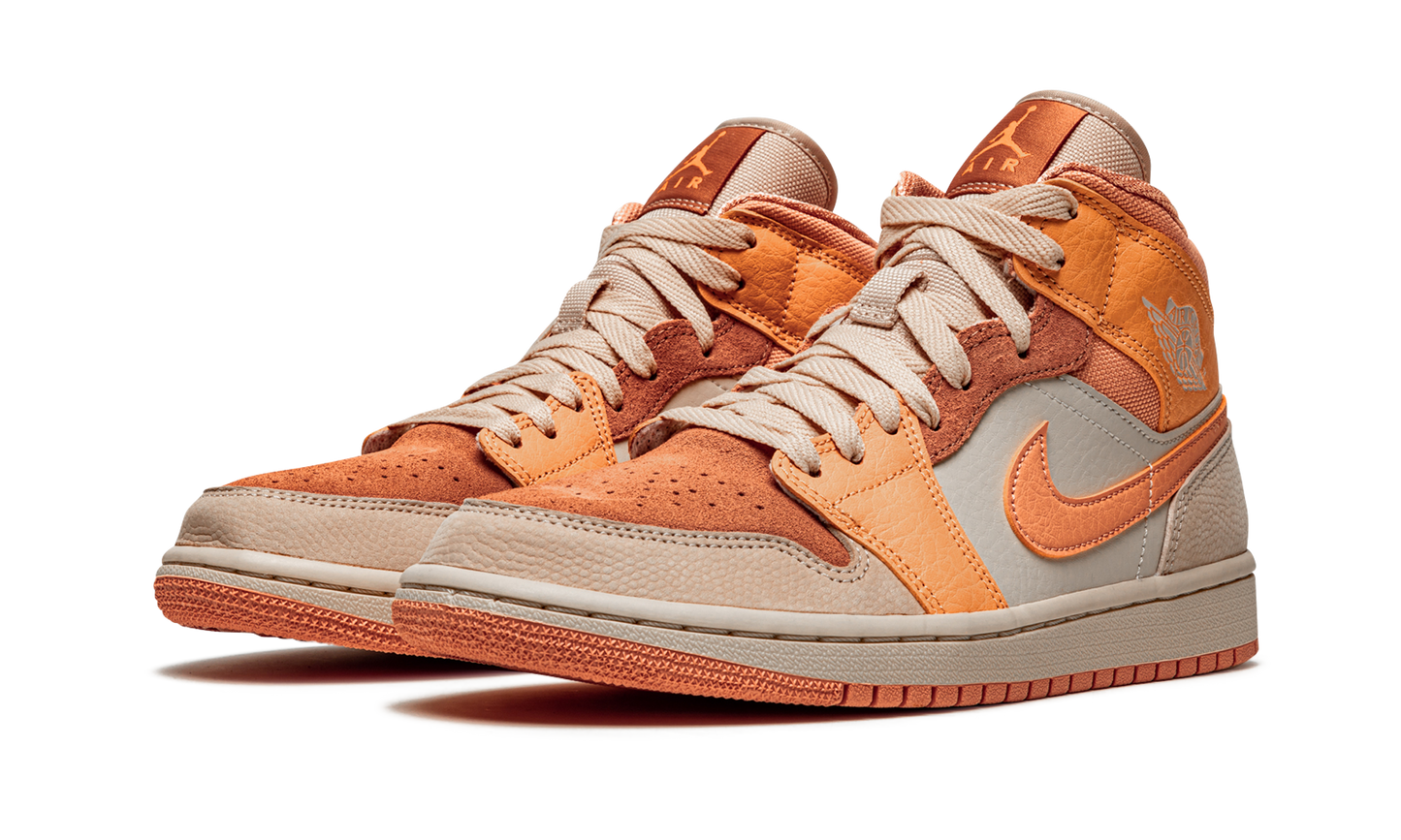 AIR JORDAN 1 MID WMNS Apricot