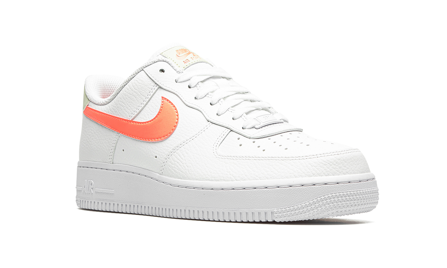 AIR FORCE 1 07 MNS WMNS ATOMIC PINK