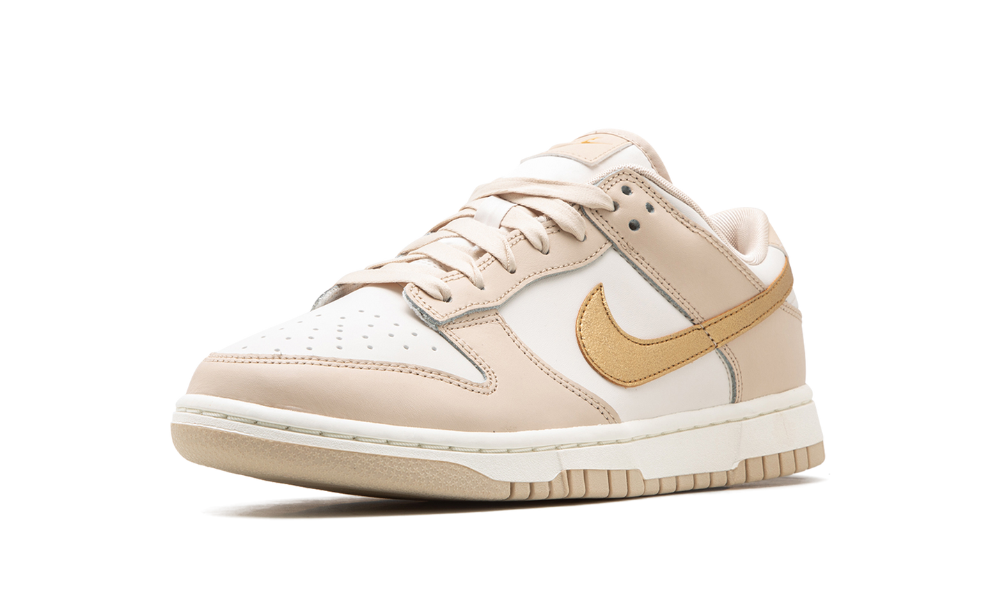 DUNK LO MNS WMNS Phantom Metallic Gold