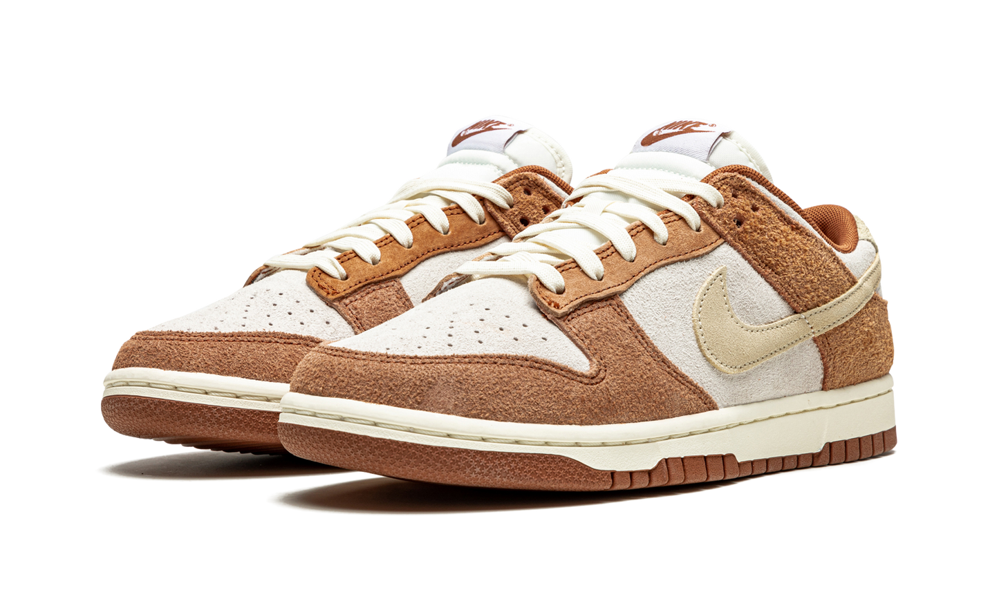 Dunk Low PRM Medium Curry