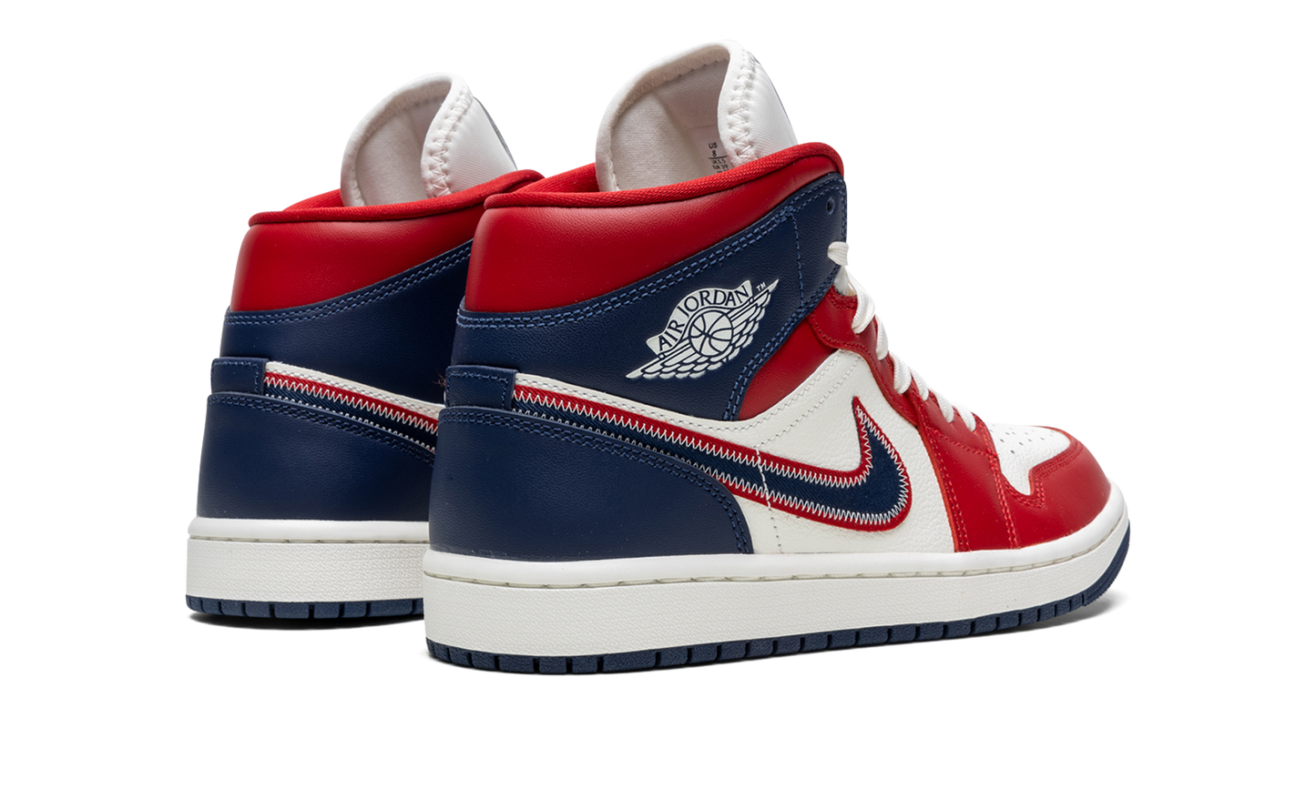 AIR JORDAN 1 MID SE WMNS USA
