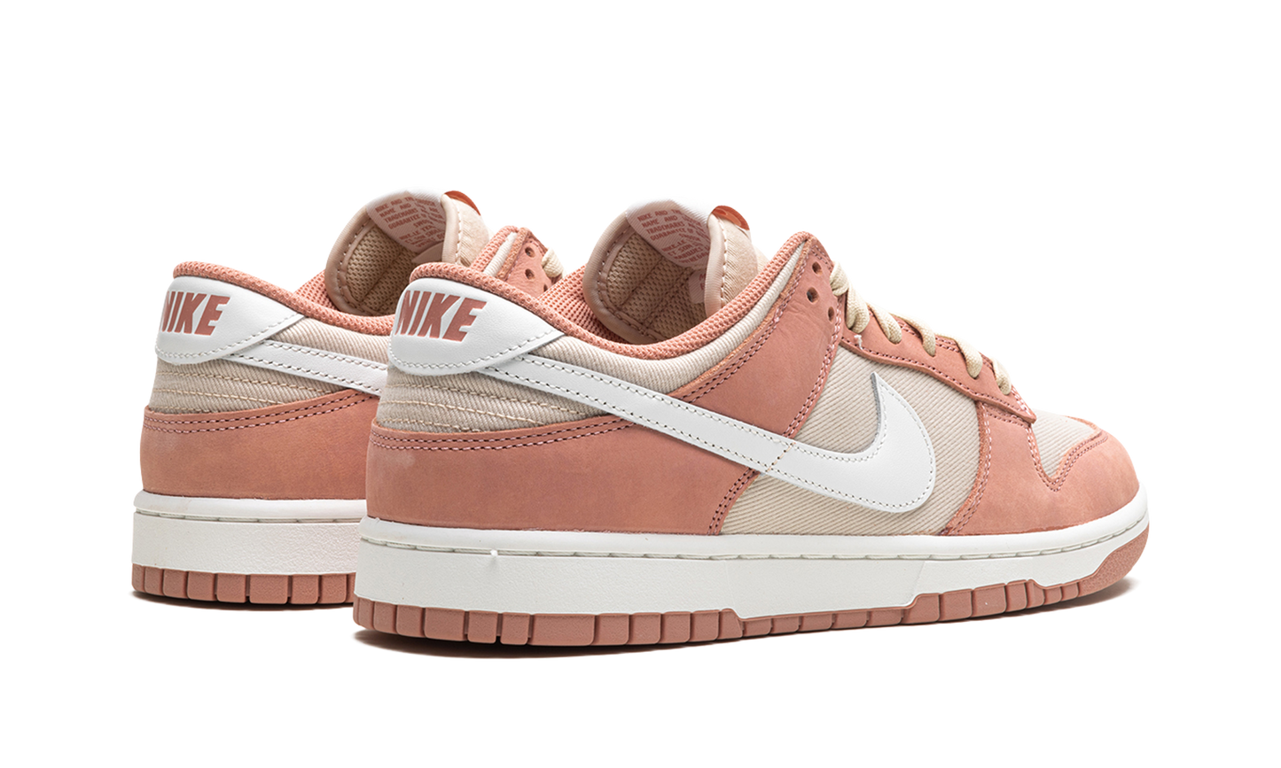 Dunk Low Red Stardust