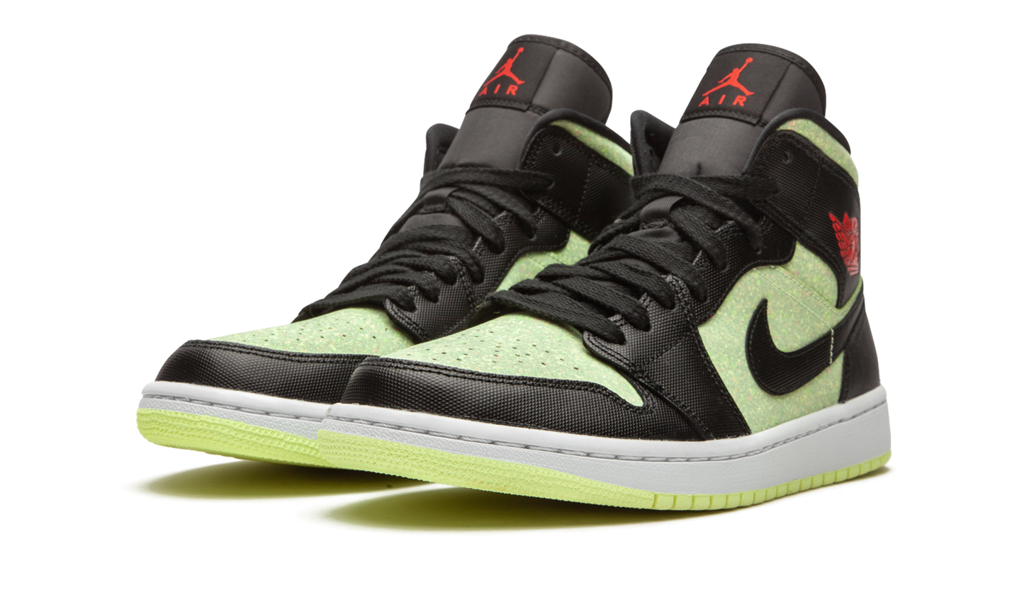 AIR JORDAN 1 MID SE WMNS Barely Volt / Chile Red