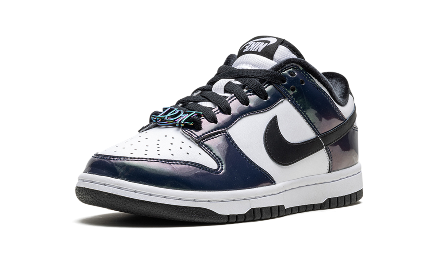 Dunk Low SE WMNS Just Do It Iridescent