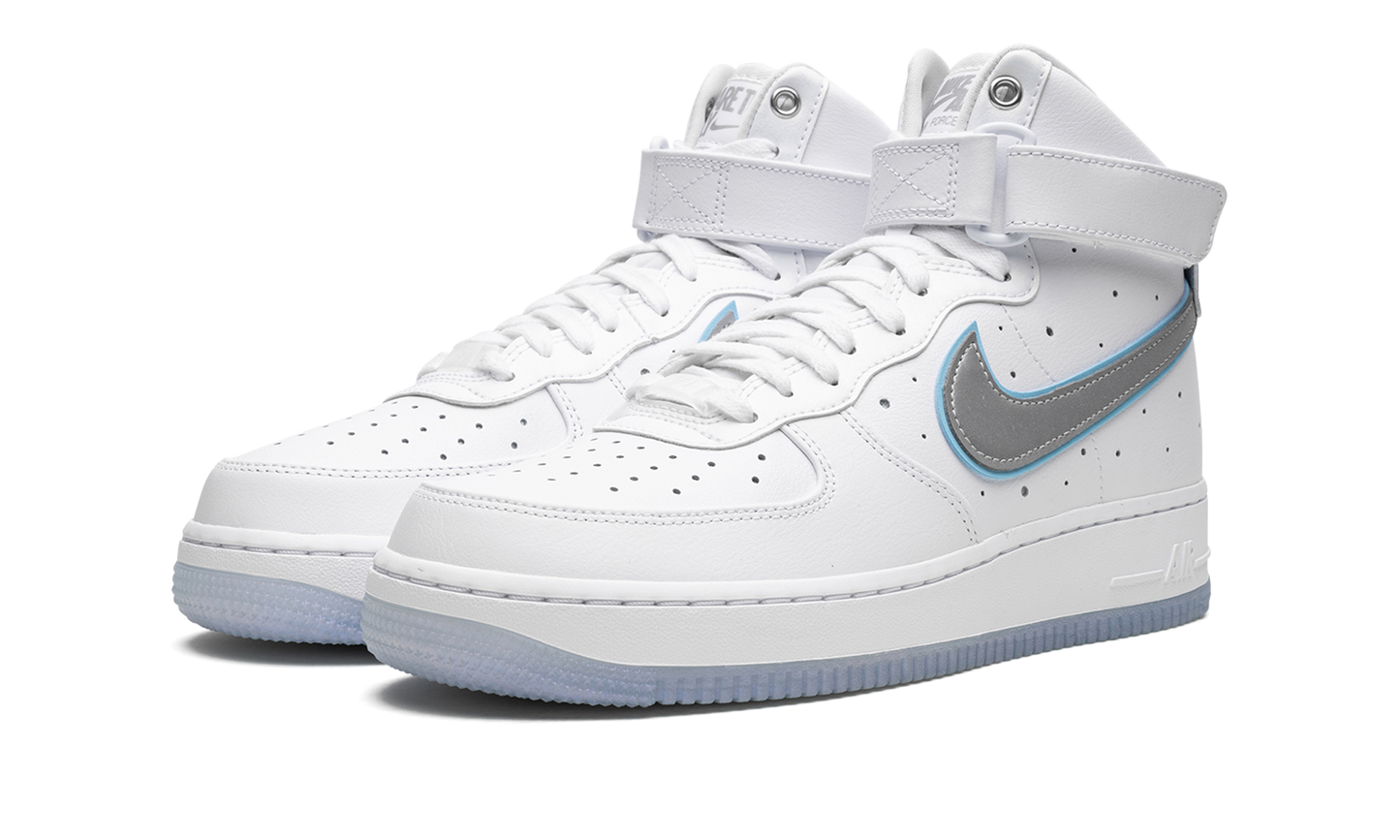 AIR FORCE 1 HIGH MNS WMNS Dare To Fly