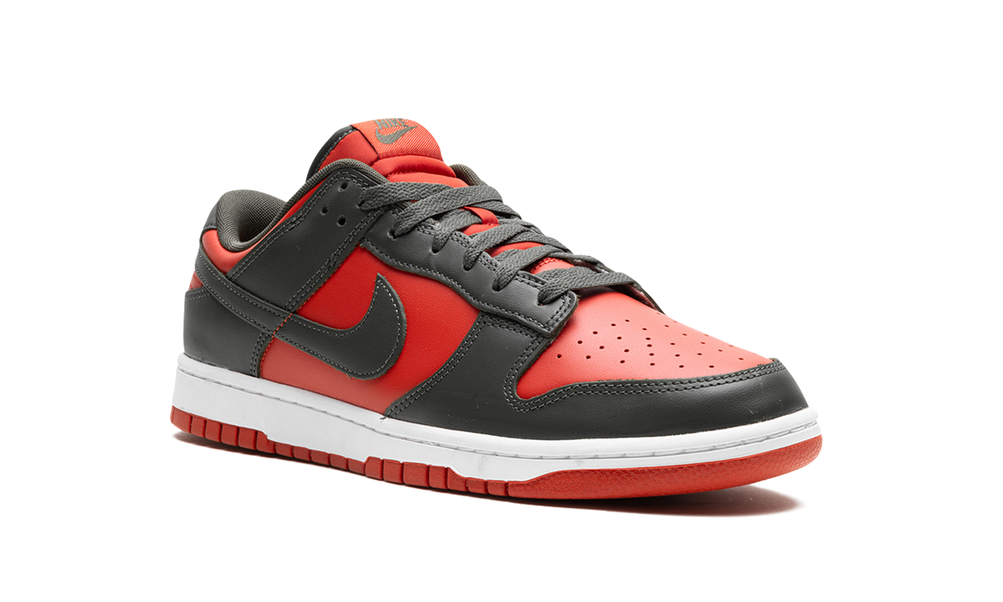 Dunk Low Mystic Red