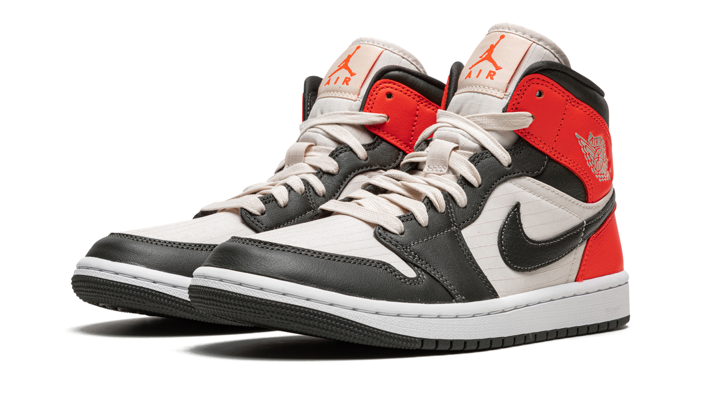AIR JORDAN 1 MID SE WMNS Newsprint