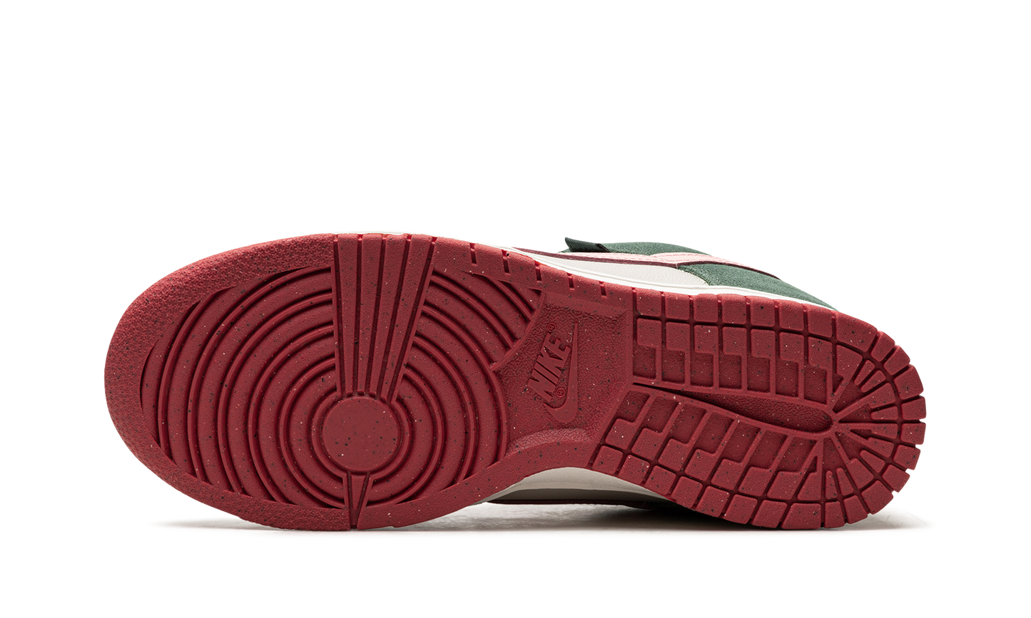 DUNK LO SE WMNS All Petals United