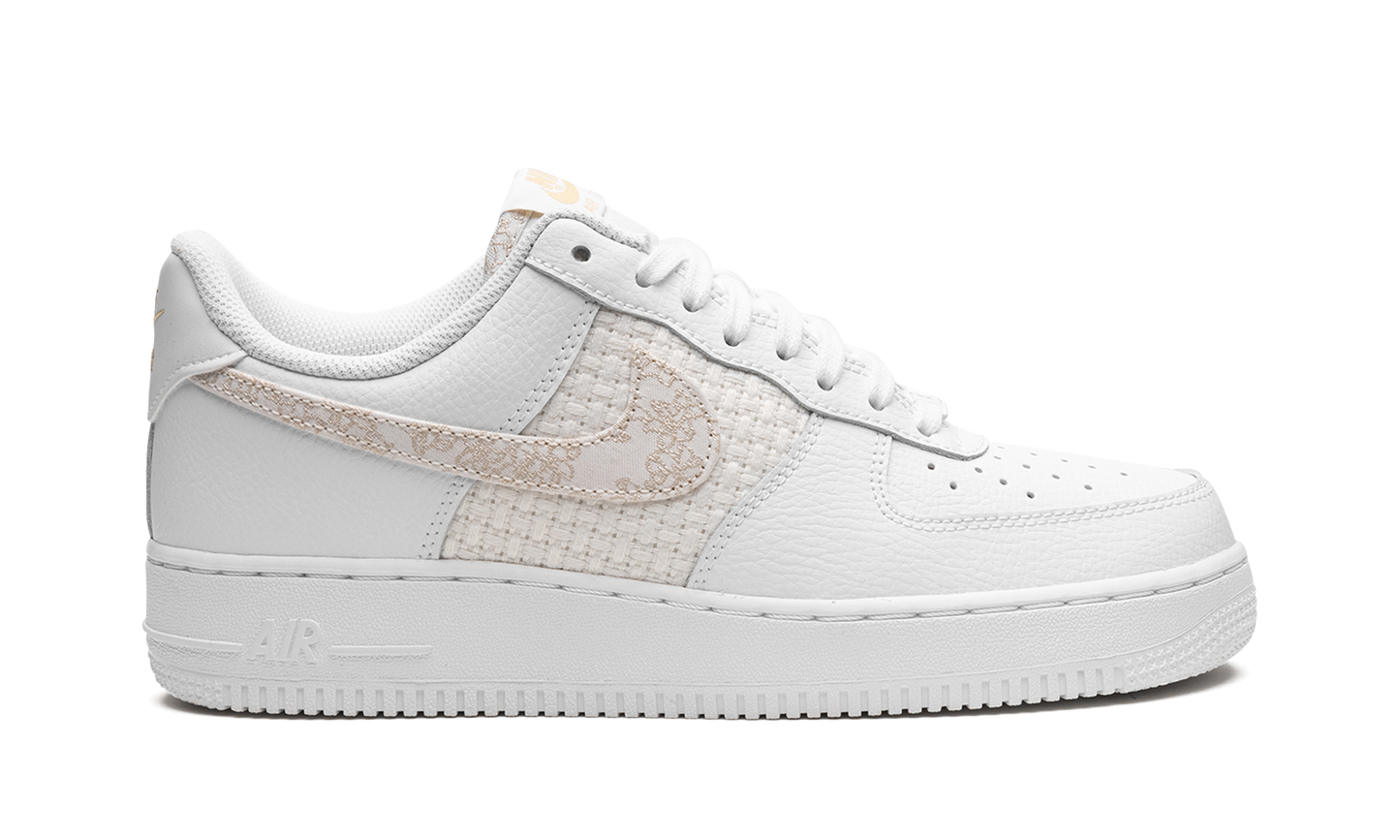 AIR FORCE 1 '07 SE MNS WMNS Flower Swoosh