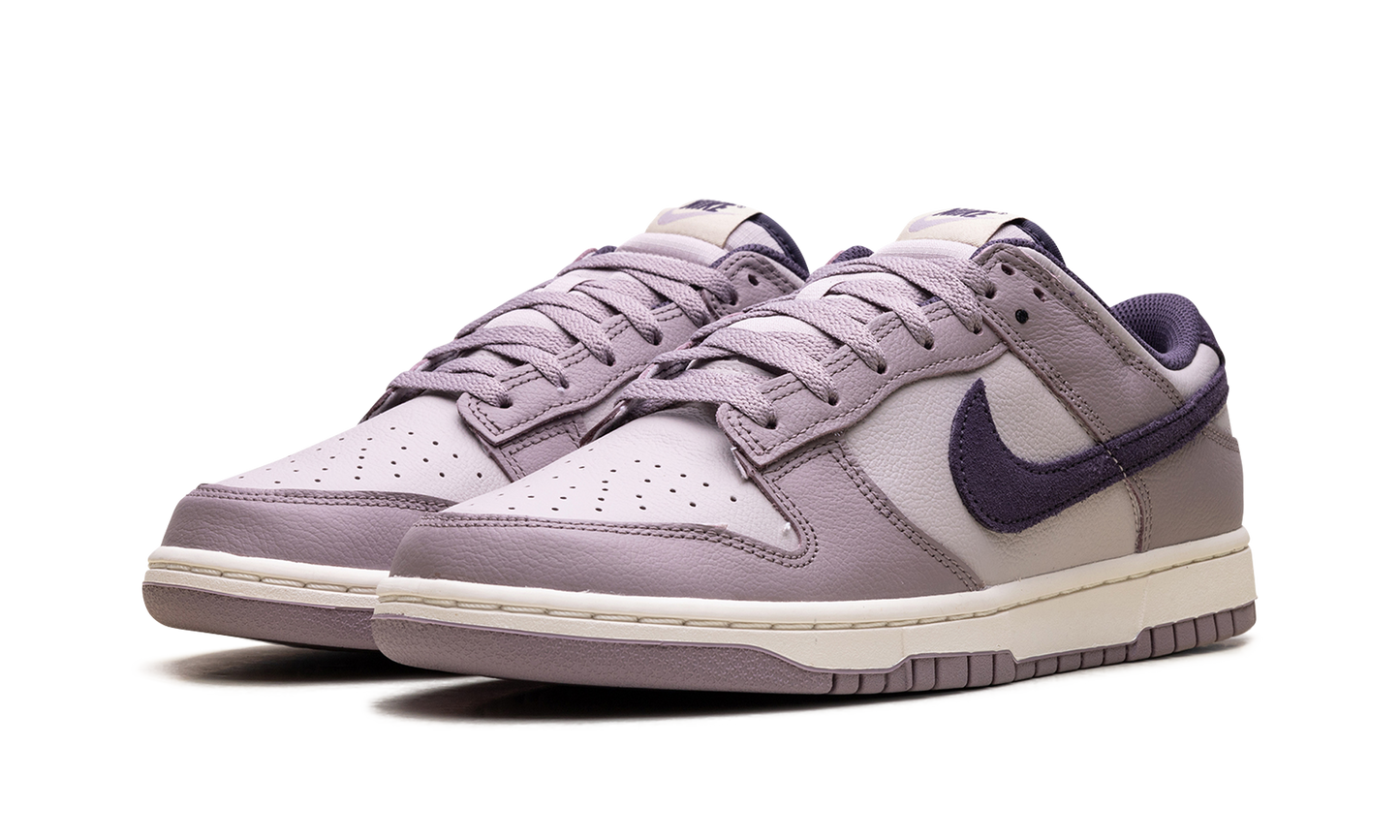 Dunk Low SE Light Violet Ore