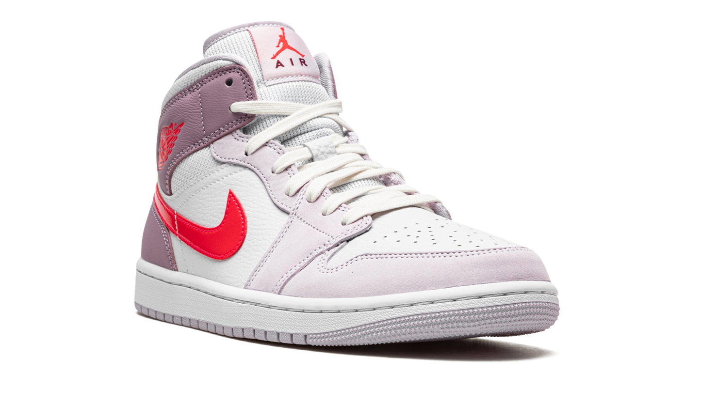 AIR JORDAN 1 MID WMNS Valentine’s Day 2022