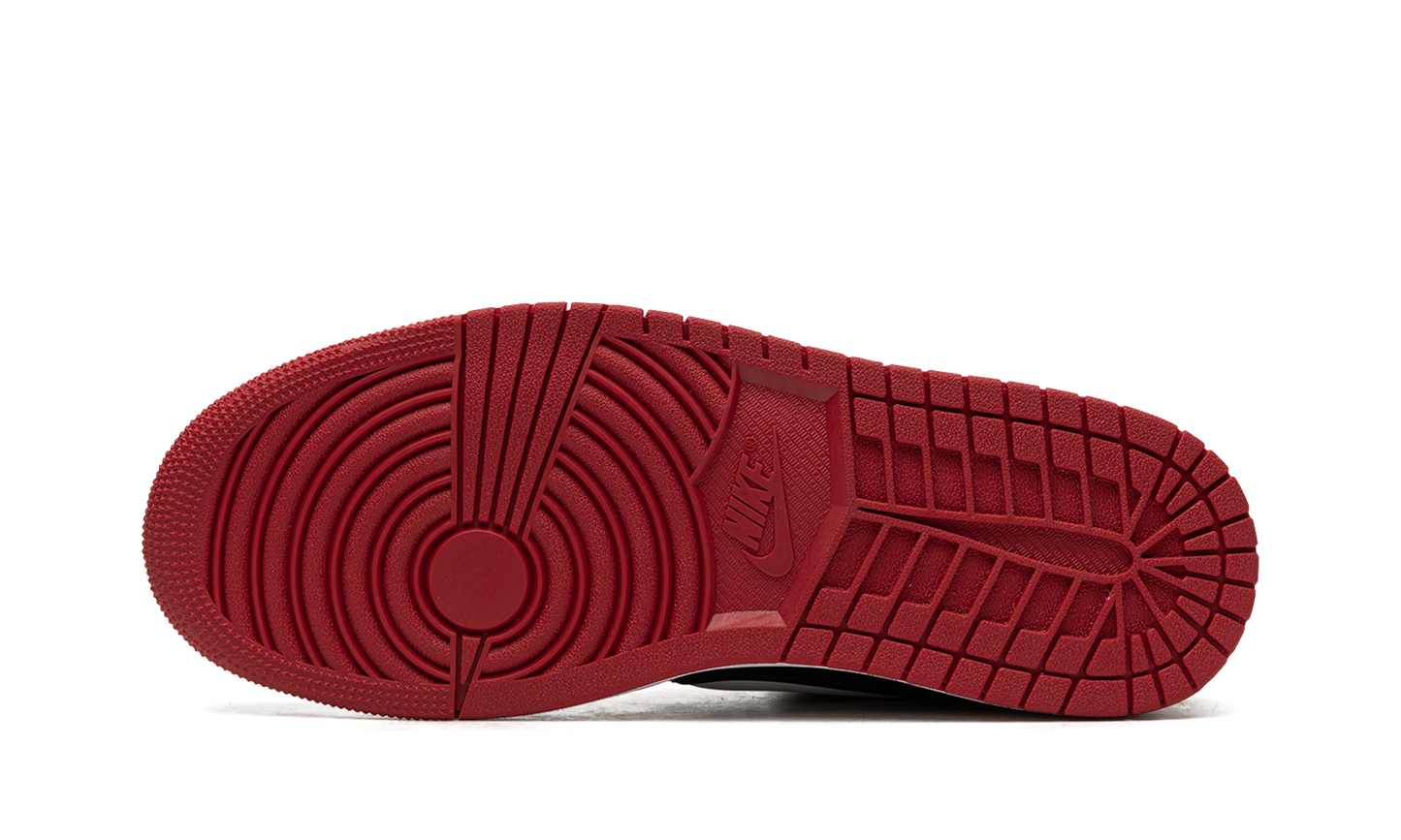 Air Jordan 1 Low Flyease Bred
