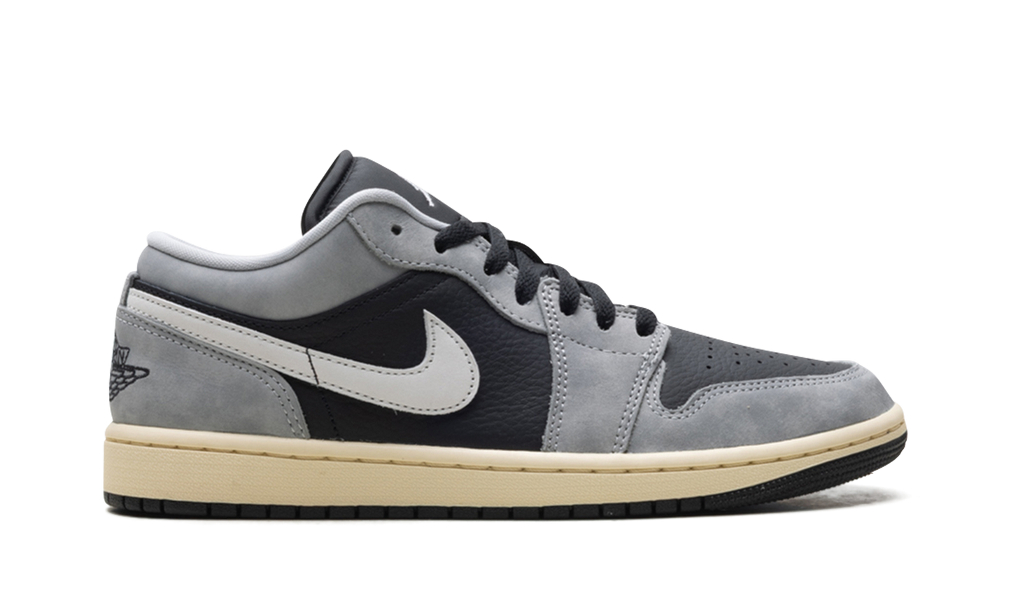 Air Jordan 1 Low SE Light Smoke Grey