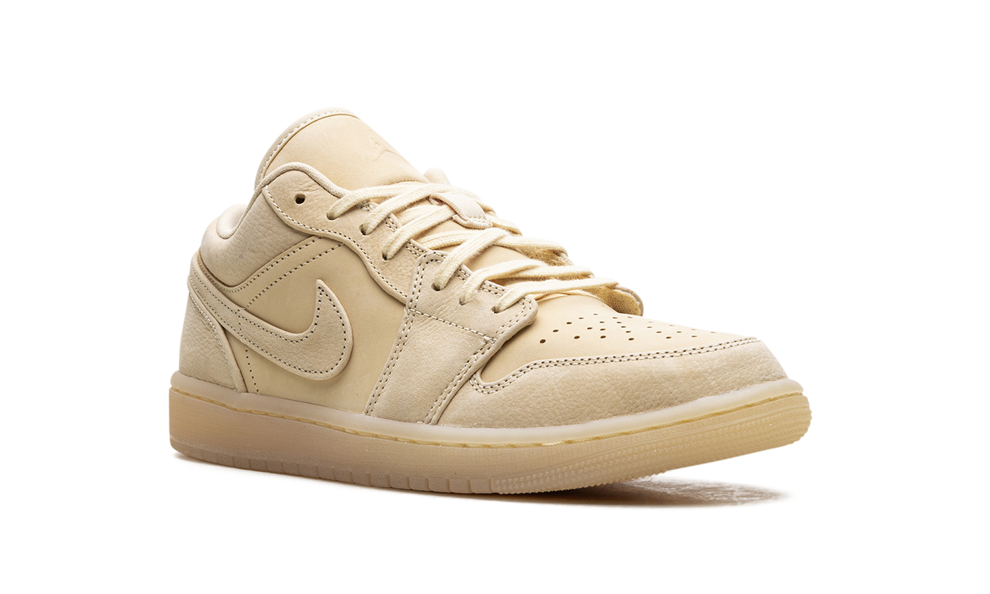 Air Jordan 1 Low SE WMNS Sand